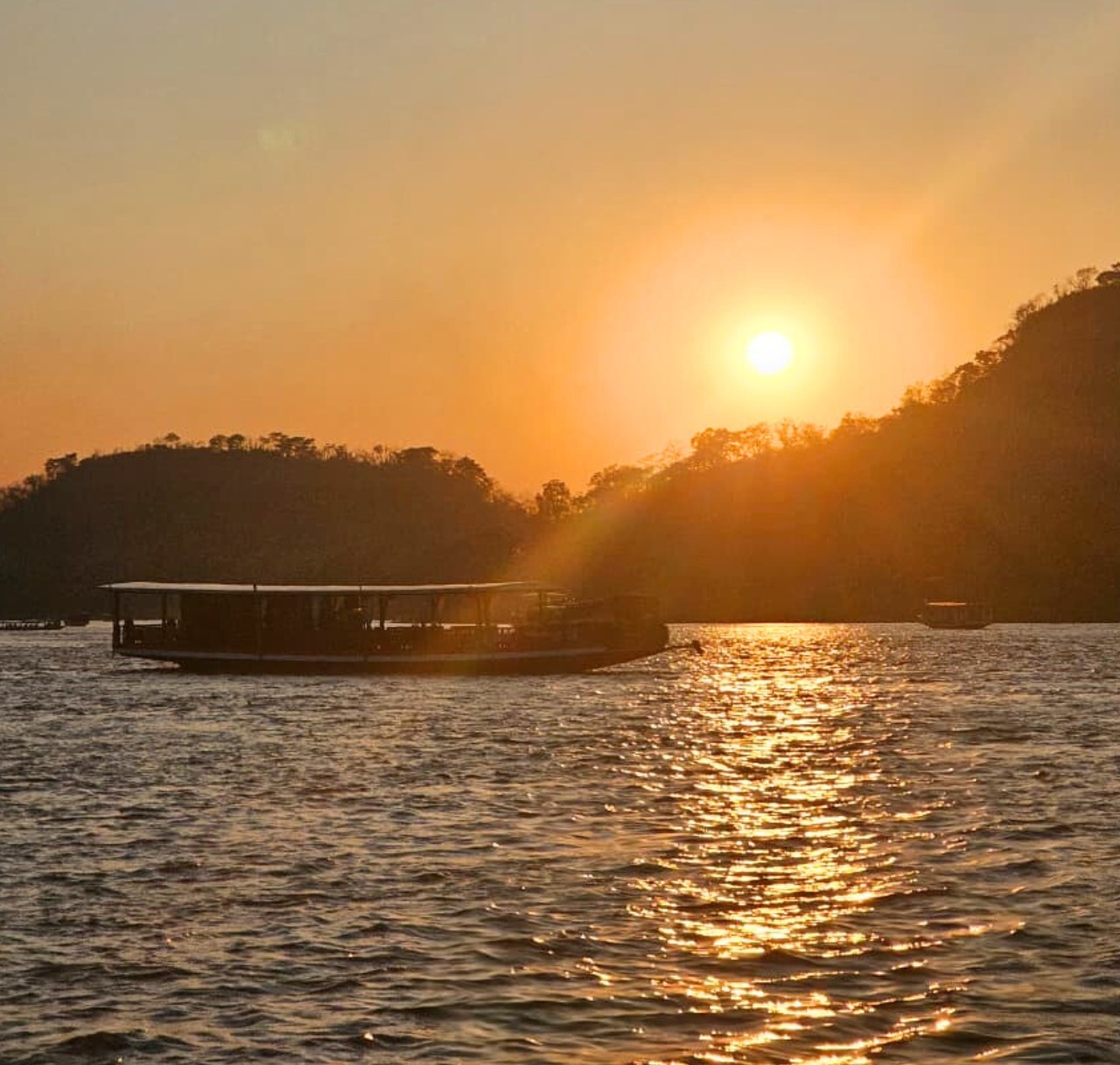 Discover Senglao Cruise